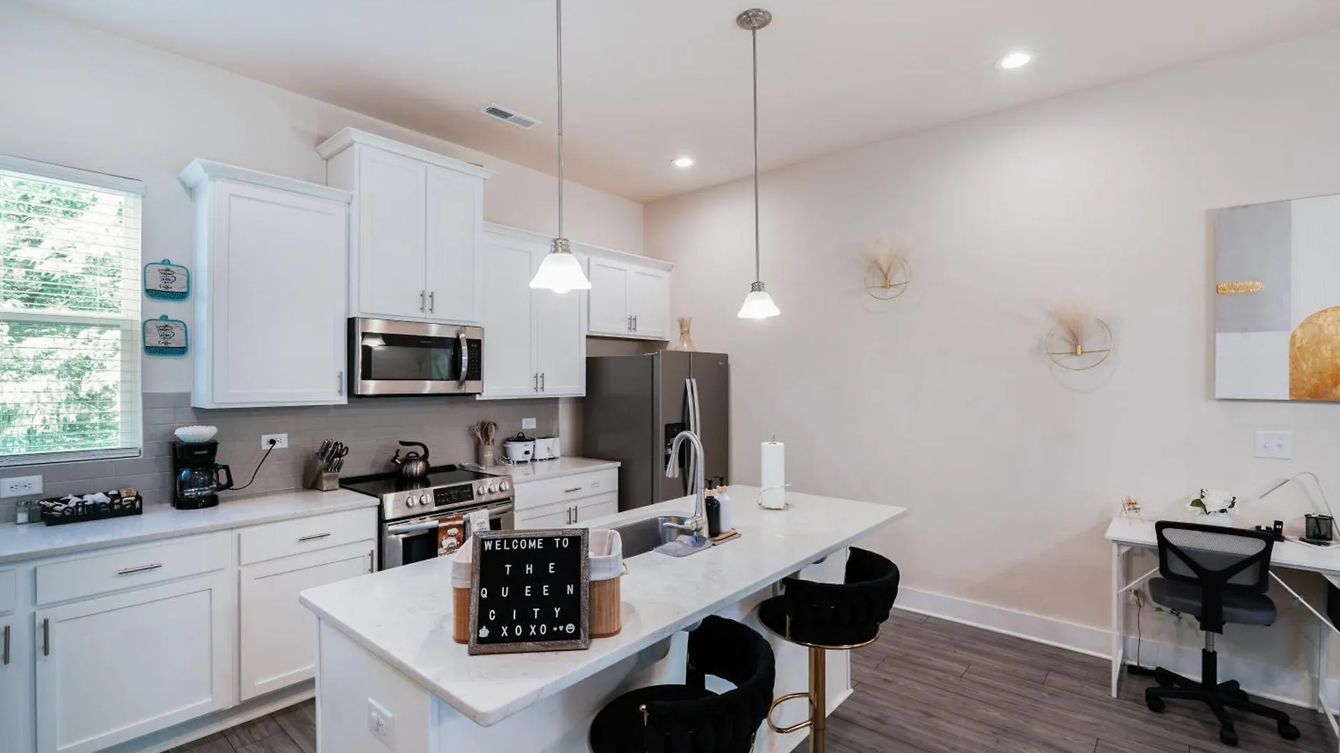 Elegant 3Br Home Family & Business Friendly Near Downtown With Free Parking, Wfh, & Wi-Fi Charlotte 0*,