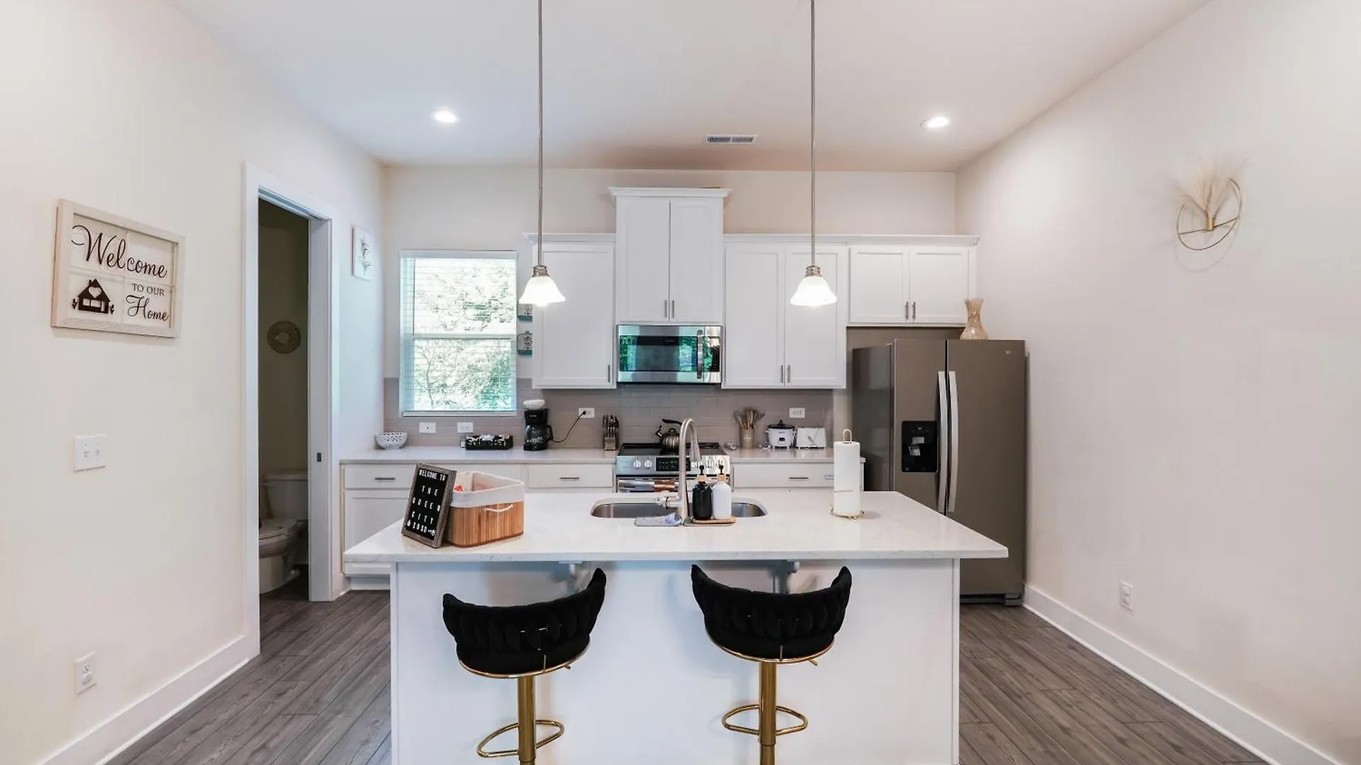 Elegant 3Br Home Family & Business Friendly Near Downtown With Free Parking, Wfh, & Wi-Fi Charlotte Vakantiehuis
