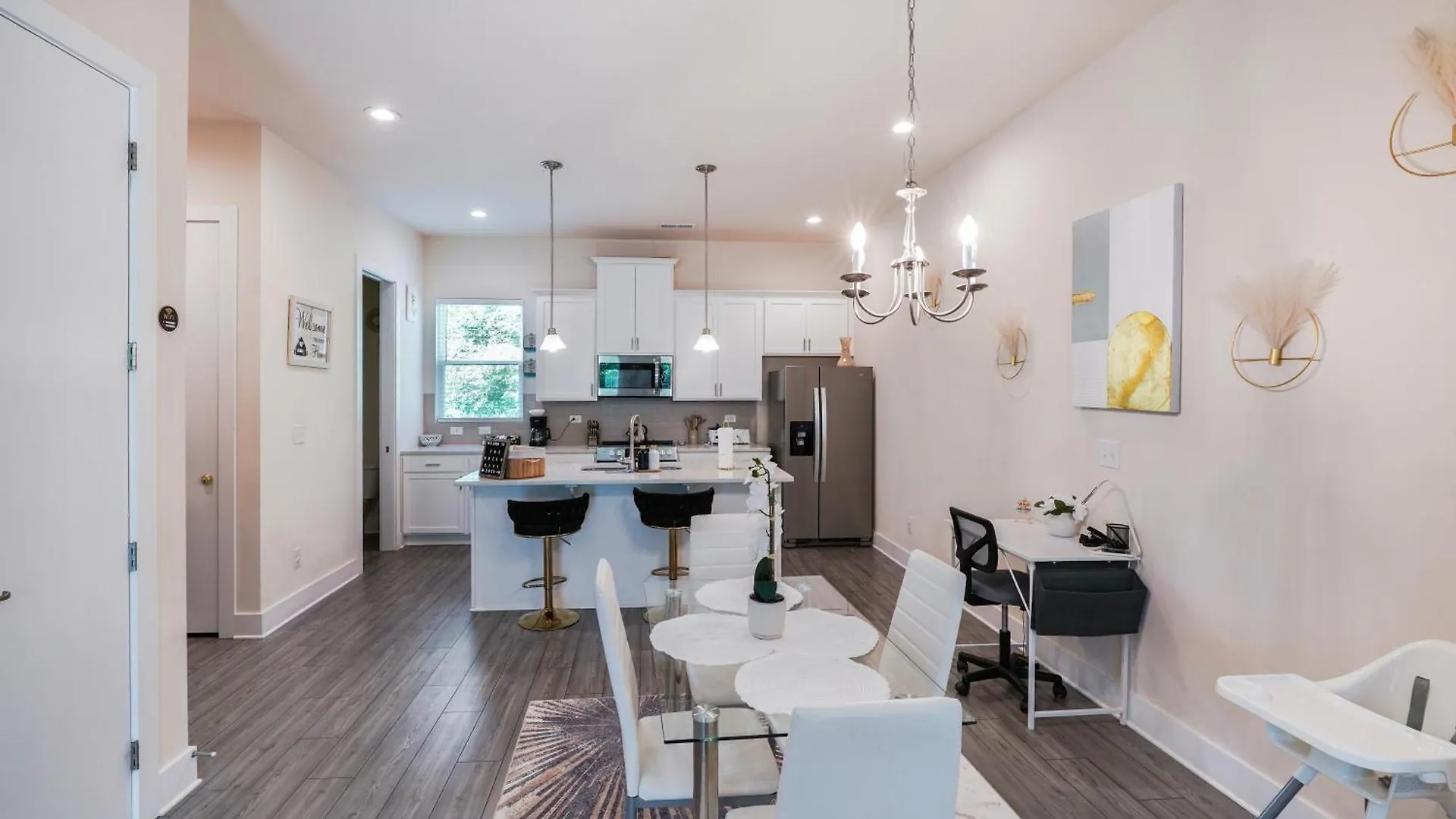 Elegant 3Br Home Family & Business Friendly Near Downtown With Free Parking, Wfh, & Wi-Fi Charlotte 0*,  Verenigde Staten