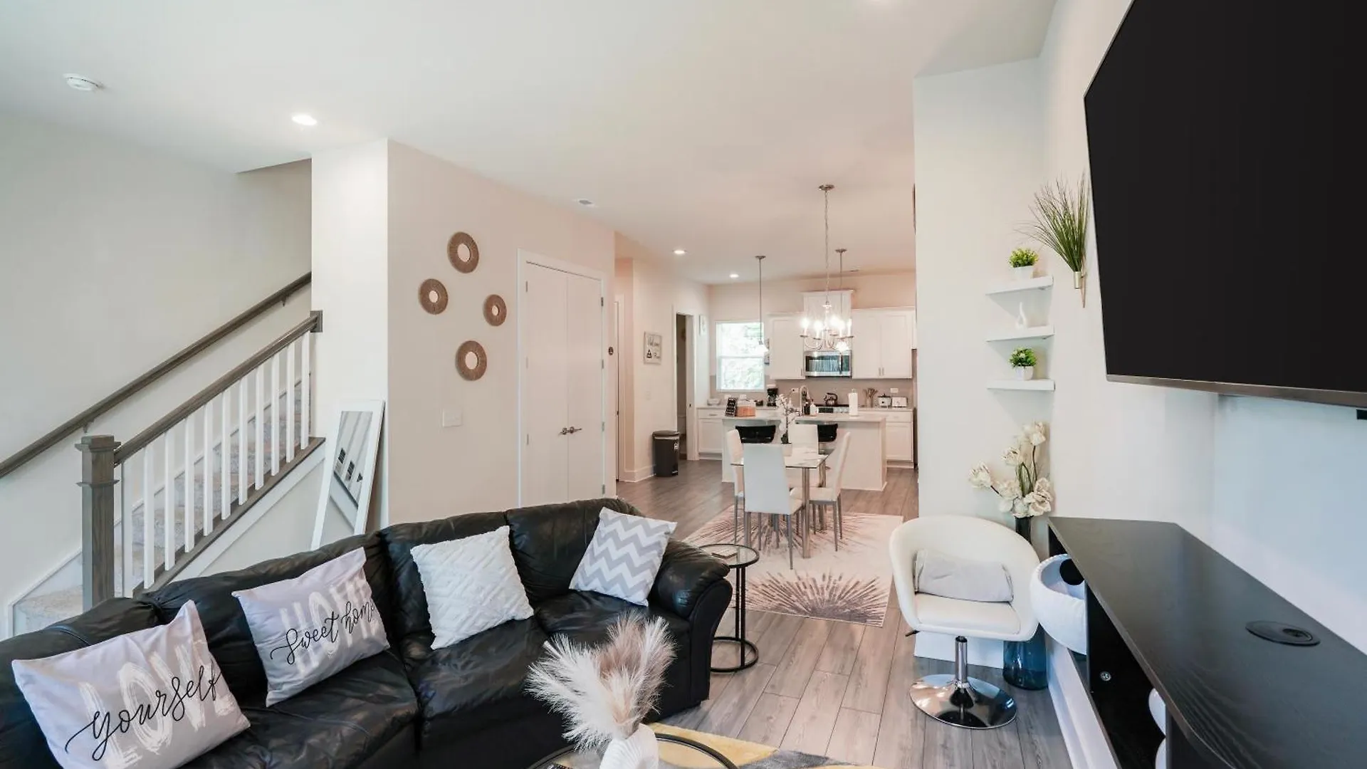 Elegant 3Br Home Family & Business Friendly Near Downtown With Free Parking, Wfh, & Wi-Fi Charlotte 0*,