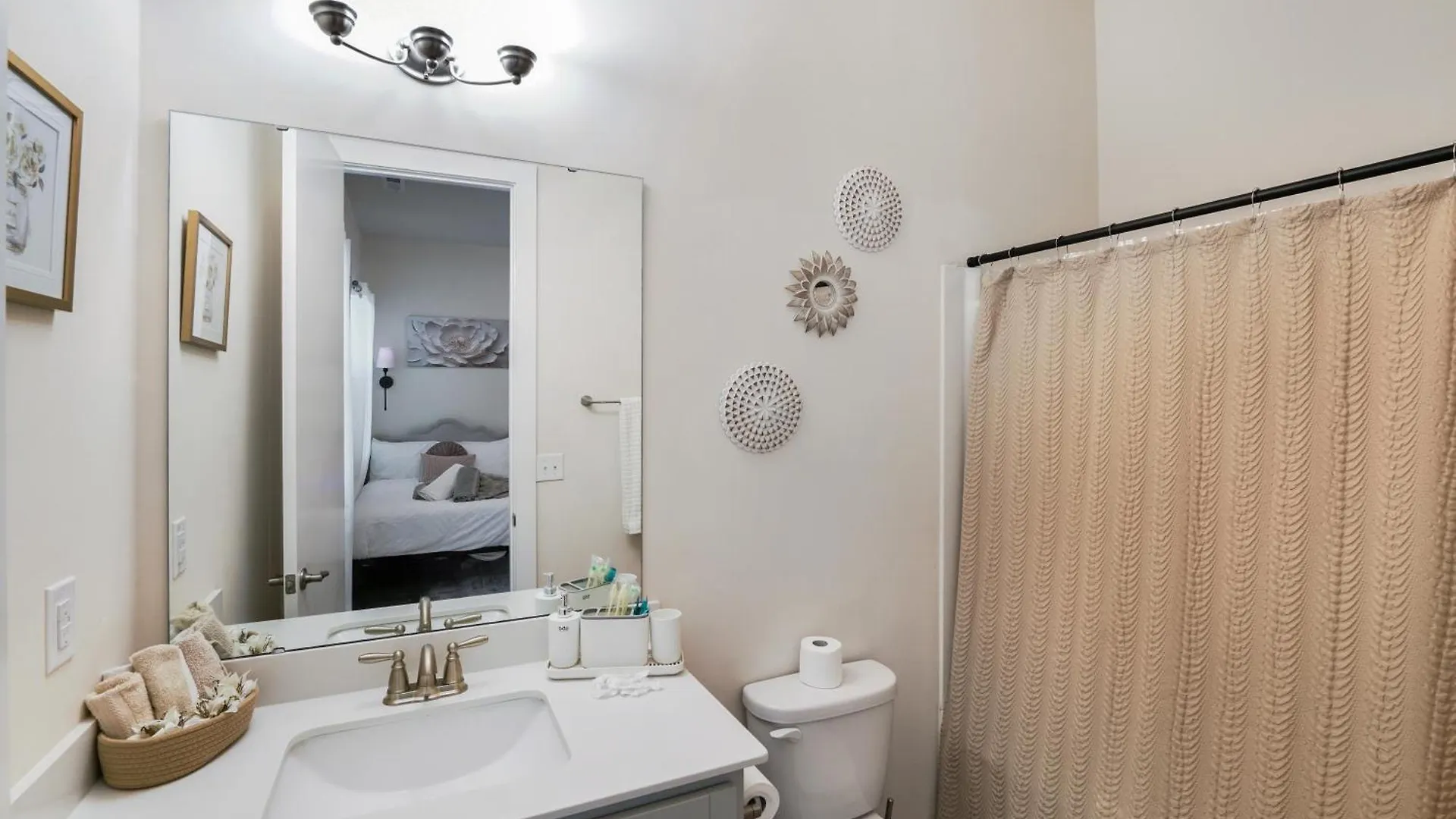 Vakantiehuis Elegant 3Br Home Family & Business Friendly Near Downtown With Free Parking, Wfh, & Wi-Fi Charlotte